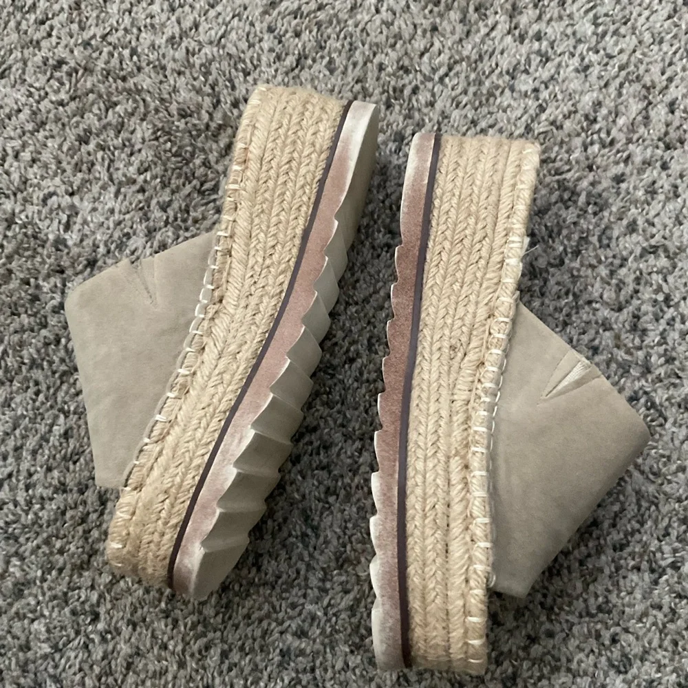 Oasis Society Tan Espadrille Slide Sandals - Size 9